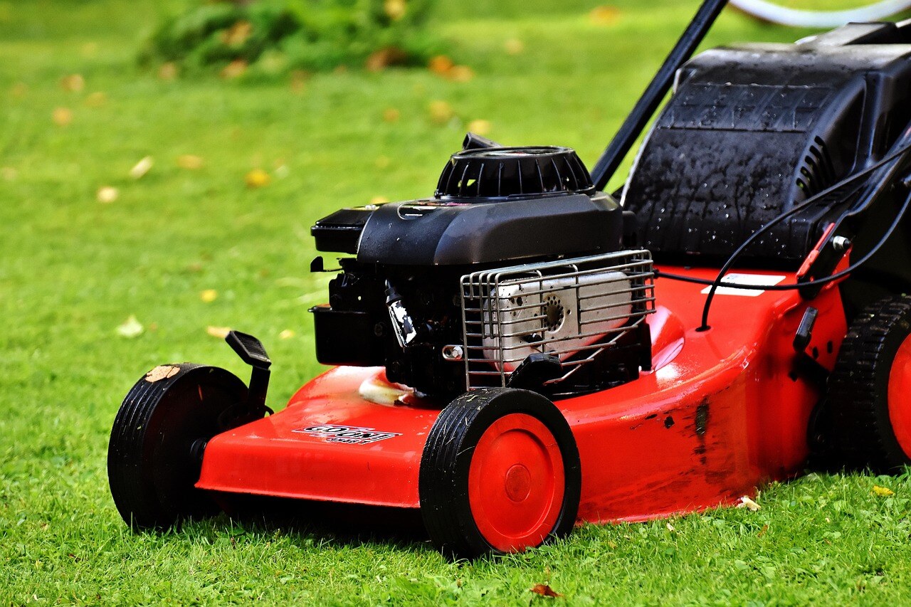 lawn-mower-2293876_1280